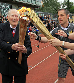 Олимпийский огонь в Лондоне. Фото Reuters
