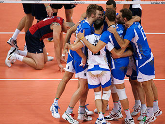 Сборная Италии празднует победу над сборной США. Фото Reuters 