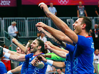 Сборная Франции по гандболу празднует победу над сборной Хорватии. Фото Reuters