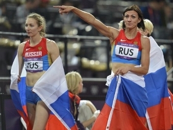 Татьяна Фирова (слева) и Наталья Антюх. Фото (c)AFP